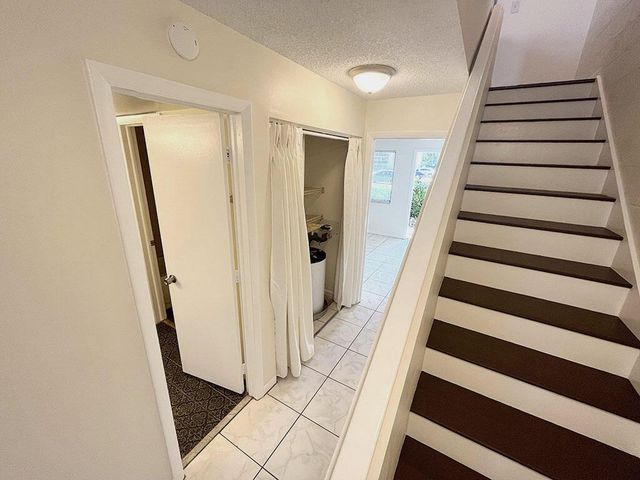 2828 Tennis Club Drive 207, West Palm Beach, FL 33417