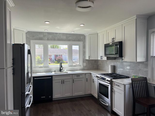 102 TURNER ST, Clayton, NJ 08312