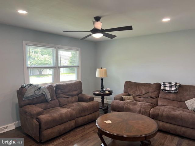 102 TURNER ST, Clayton, NJ 08312