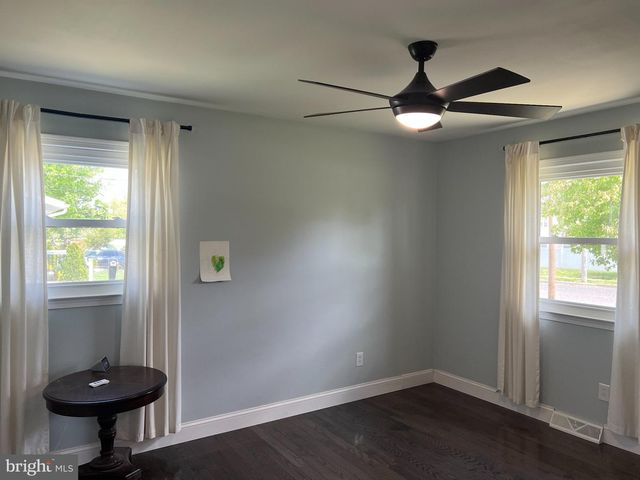 102 TURNER ST, Clayton, NJ 08312