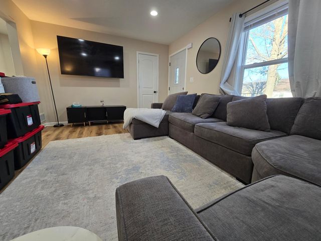 5836 44th Avenue S, Minneapolis, MN 55417