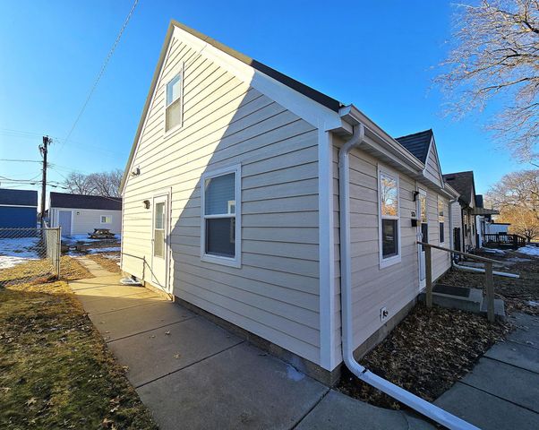 5836 44th Avenue S, Minneapolis, MN 55417