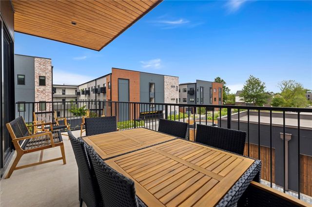 905 4th Street 201, Bentonville, AR 72712