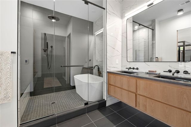 905 4th Street 201, Bentonville, AR 72712