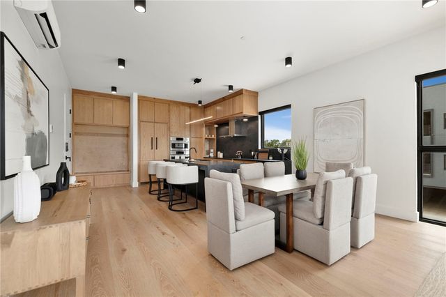 905 4th Street 201, Bentonville, AR 72712