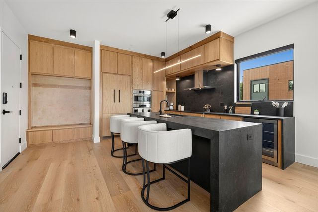 905 4th Street 201, Bentonville, AR 72712