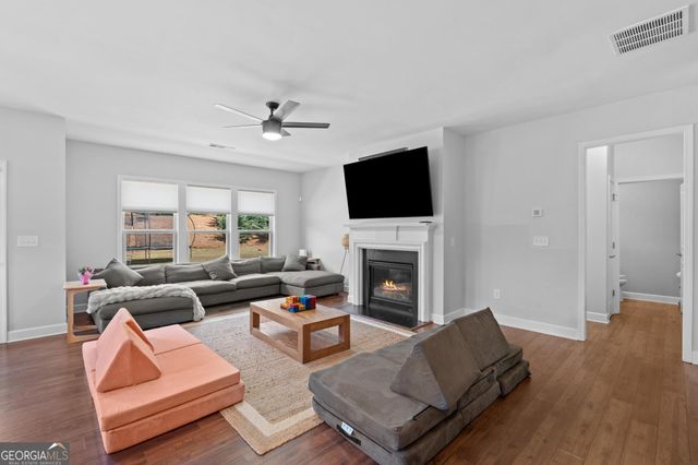 202 Roundwood Way, Peachtree City, GA 30269