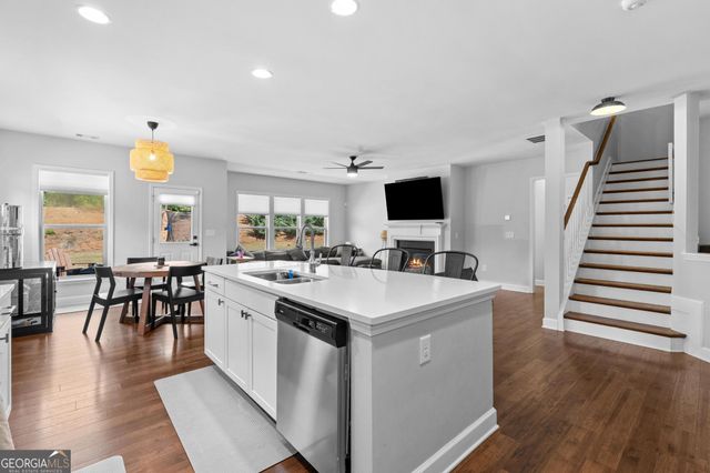 202 Roundwood Way, Peachtree City, GA 30269