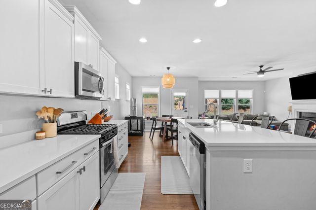 202 Roundwood Way, Peachtree City, GA 30269