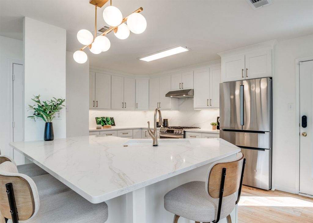 1260 McMahan Drive, Lewisville, TX 75077