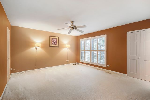 408 Creighton Lane, Schaumburg, IL 60193