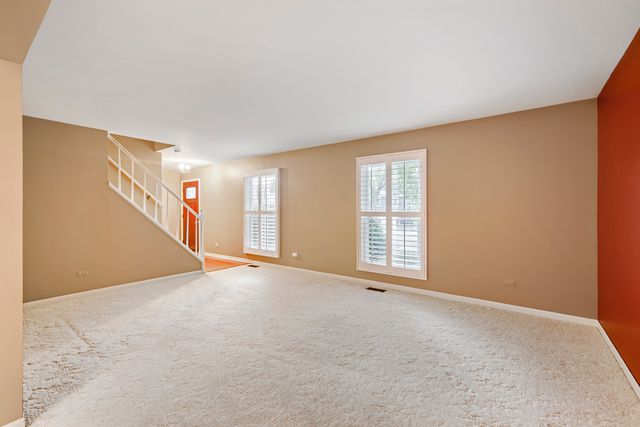 408 Creighton Lane, Schaumburg, IL 60193