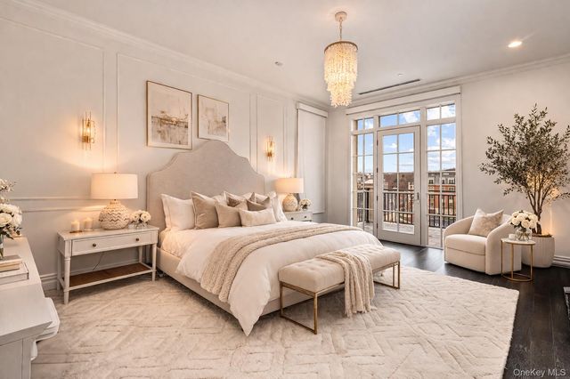 3000 Royal Court 3308, North Hills, NY 11040