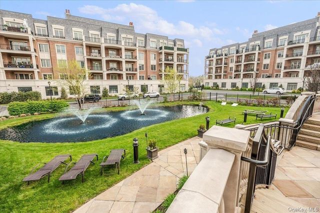3000 Royal Court 3308, North Hills, NY 11040