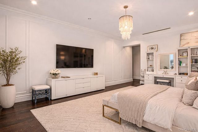 3000 Royal Court 3308, North Hills, NY 11040
