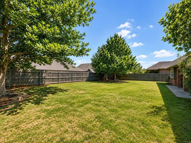 17004 Kemble Lane, Edmond, OK 73012