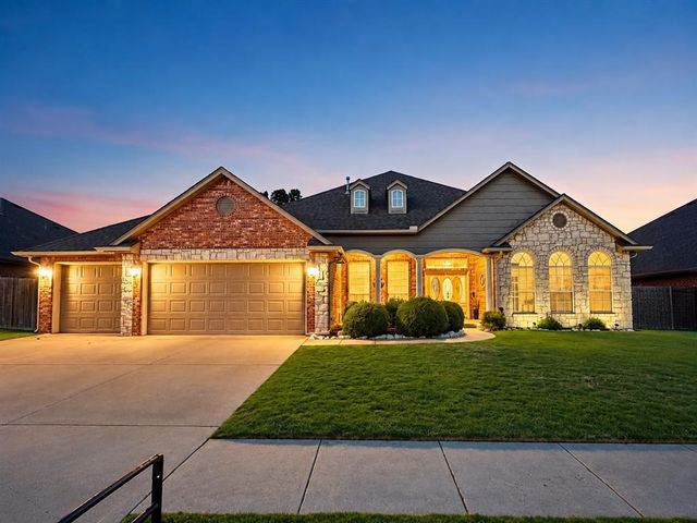 17004 Kemble Lane, Edmond, OK 73012