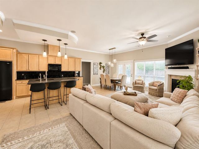 17004 Kemble Lane, Edmond, OK 73012
