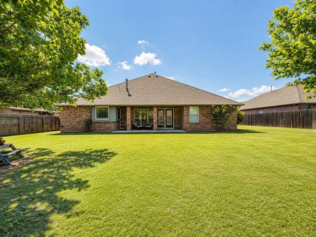 17004 Kemble Lane, Edmond, OK 73012