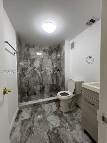 7825 Fairview Dr 202, Tamarac, FL 33321