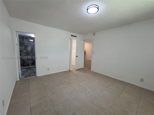 7825 Fairview Dr 202, Tamarac, FL 33321