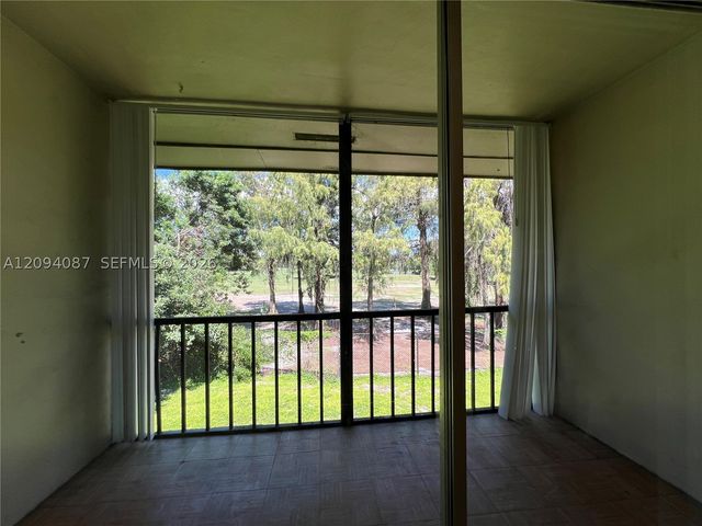 7825 Fairview Dr 202, Tamarac, FL 33321