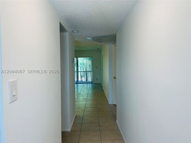 7825 Fairview Dr 202, Tamarac, FL 33321