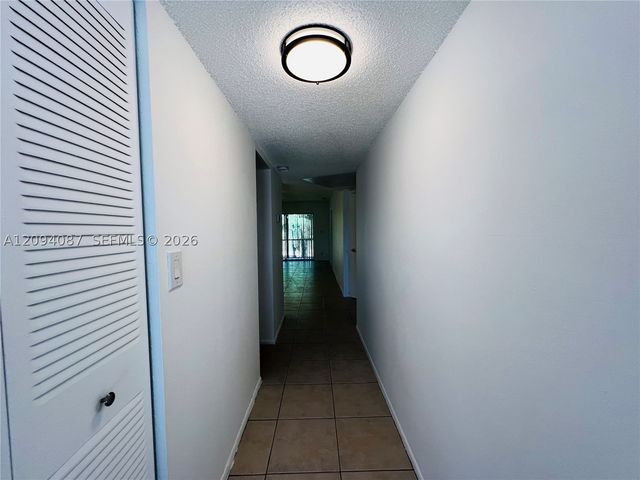 7825 Fairview Dr 202, Tamarac, FL 33321