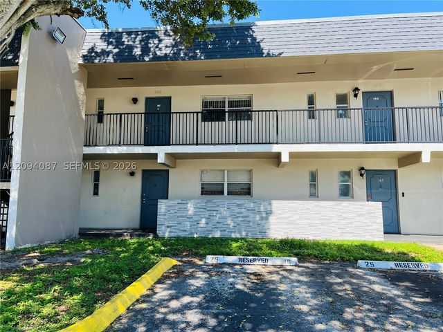 7825 Fairview Dr 202, Tamarac, FL 33321