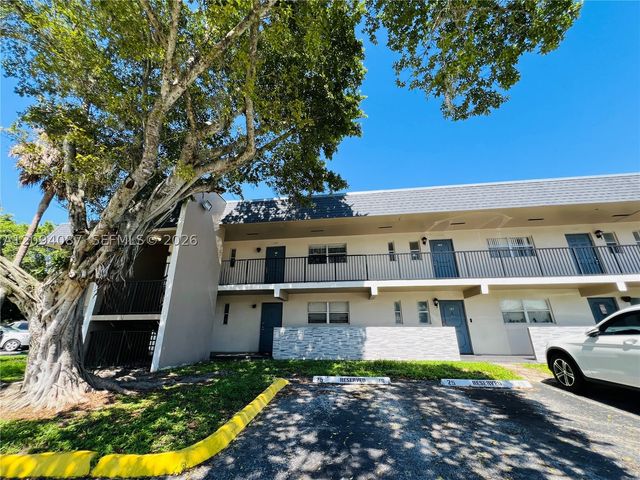 7825 Fairview Dr 202, Tamarac, FL 33321