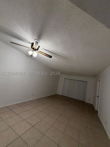 7825 Fairview Dr 202, Tamarac, FL 33321