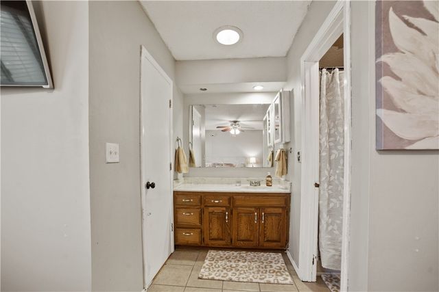 1 Stringer Lane, Bella Vista, AR 72715