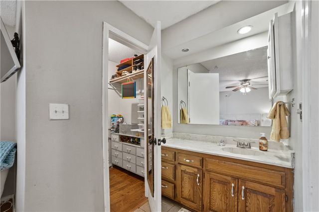 1 Stringer Lane, Bella Vista, AR 72715