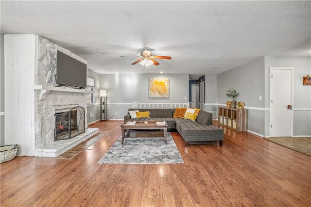 1 Stringer Lane, Bella Vista, AR 72715