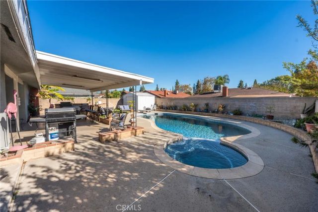 839 S Aspen, Bloomington, CA 92316