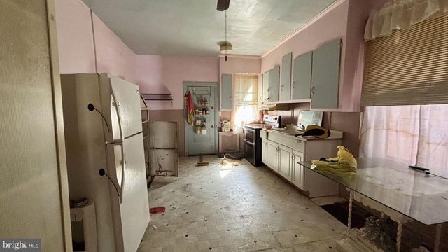 5716 LARCHWOOD AVE, Philadelphia, PA 19143