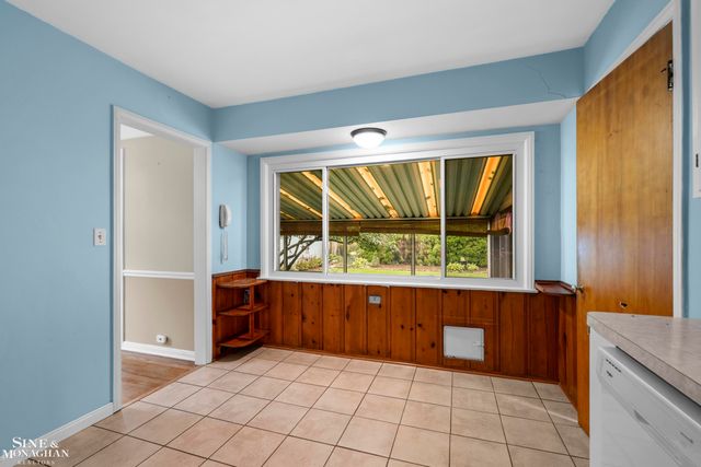 1023 Somerset Avenue, Grosse Pointe Park, MI 48230