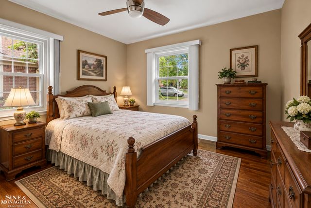 1023 Somerset Avenue, Grosse Pointe Park, MI 48230
