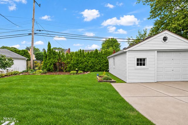 1023 Somerset Avenue, Grosse Pointe Park, MI 48230