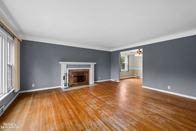1023 Somerset Avenue, Grosse Pointe Park, MI 48230