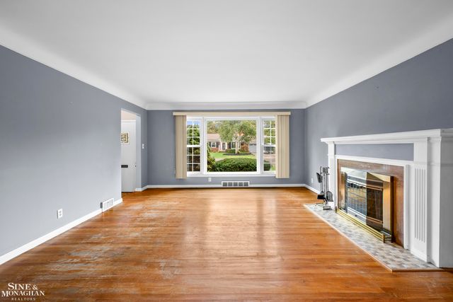 1023 Somerset Avenue, Grosse Pointe Park, MI 48230