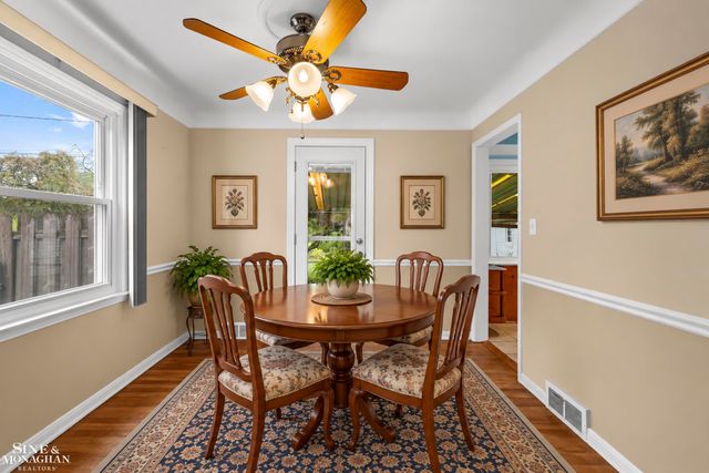 1023 Somerset Avenue, Grosse Pointe Park, MI 48230