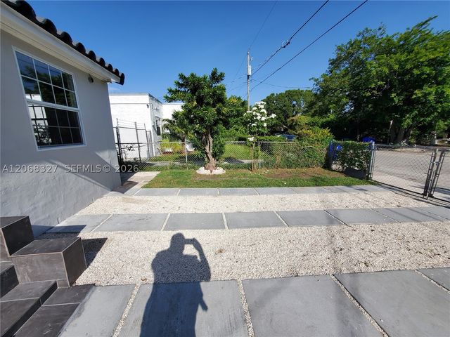 70 NW 33rd St, Miami, FL 33127