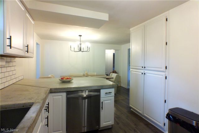 338 Mansell Drive, Liberty, OH 44505