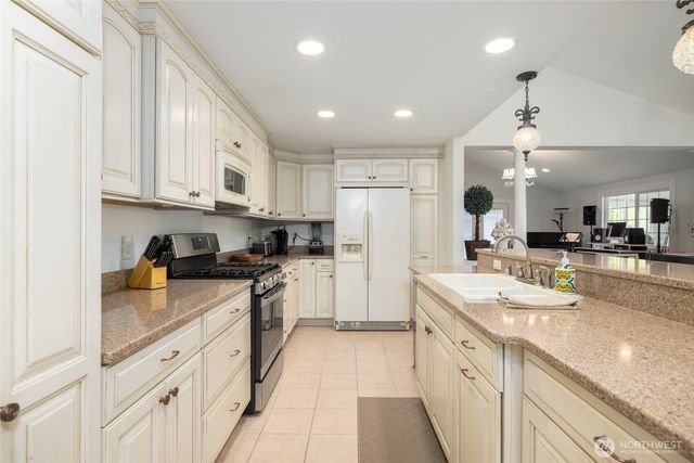 733 Maple Avenue, La Conner, WA 98257