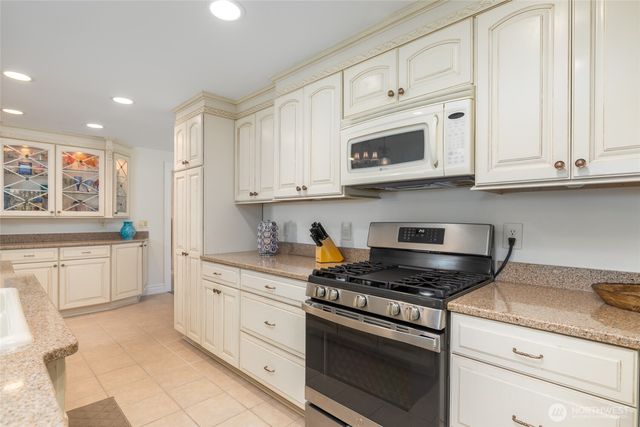 733 Maple Avenue, La Conner, WA 98257