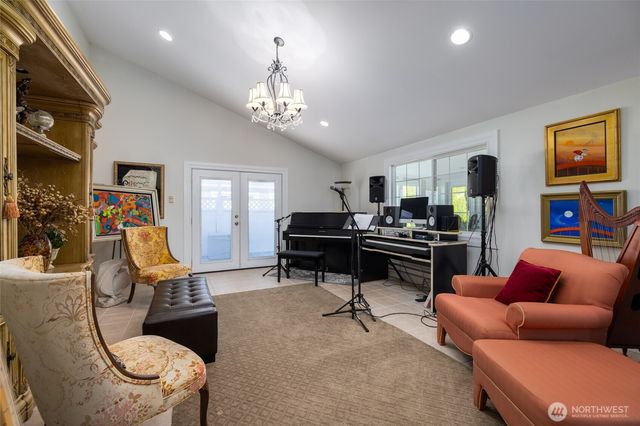 733 Maple Avenue, La Conner, WA 98257