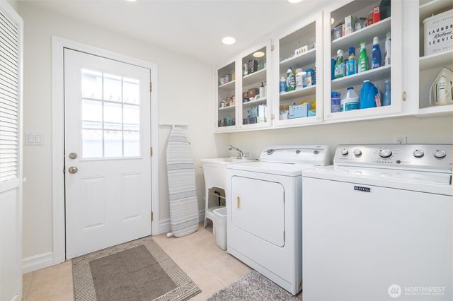 733 Maple Avenue, La Conner, WA 98257