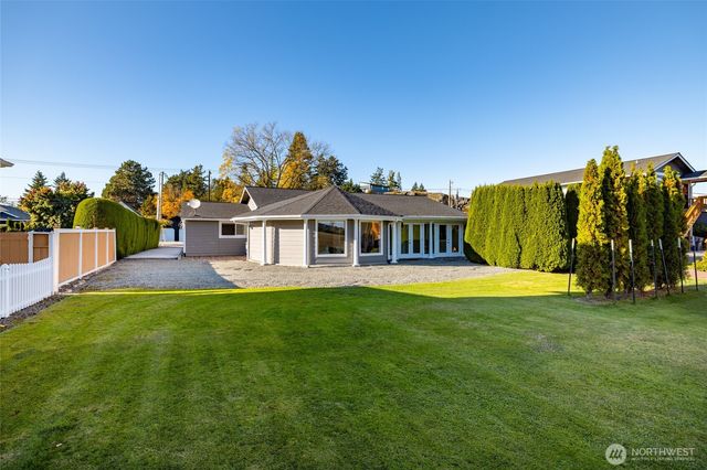 733 Maple Avenue, La Conner, WA 98257