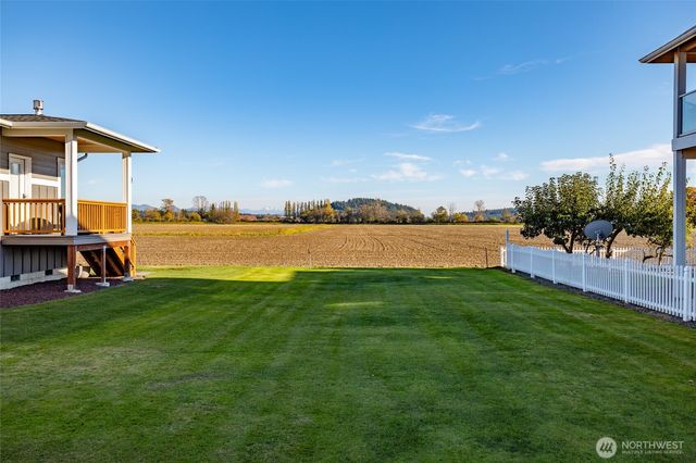 733 Maple Avenue, La Conner, WA 98257